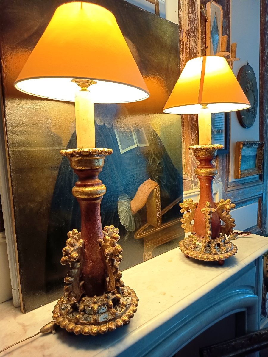 Paire de grandes lampes polychromes dans le goût du baroque Italien