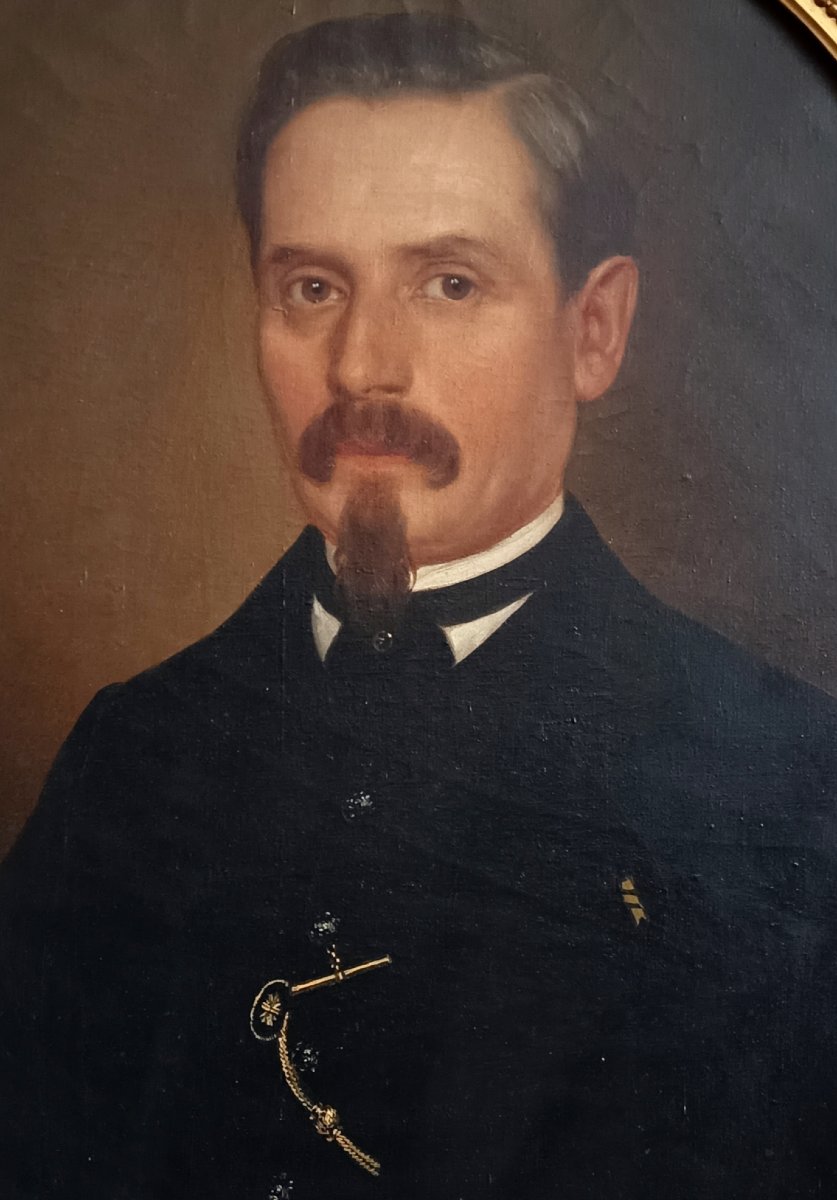 Portait ovale d'un notable XIXème siècle -photo-2