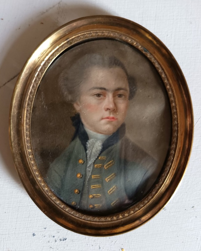 Portrait miniature d'un aristocrate gouache sur vélin xviiième