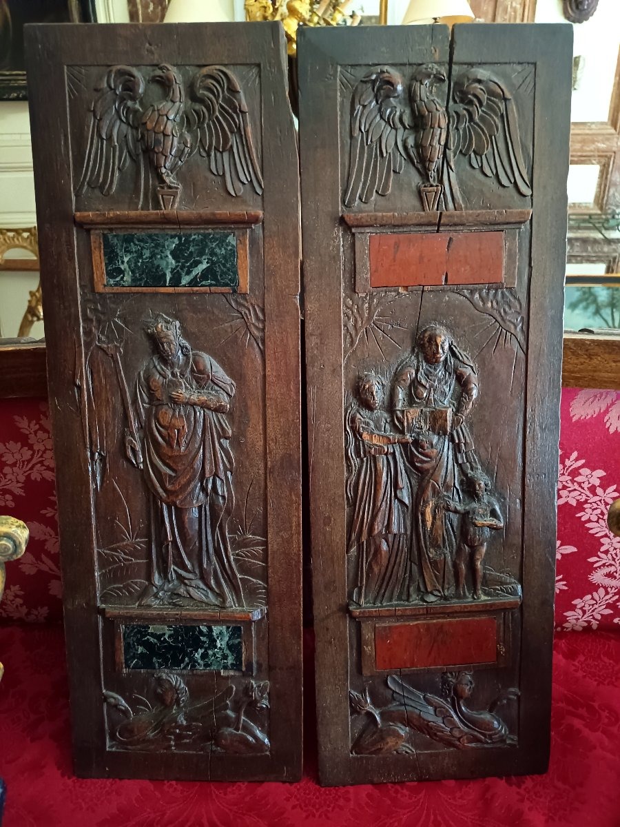Paire de panneaux Renaissance sculptés en noyer, vers 1600