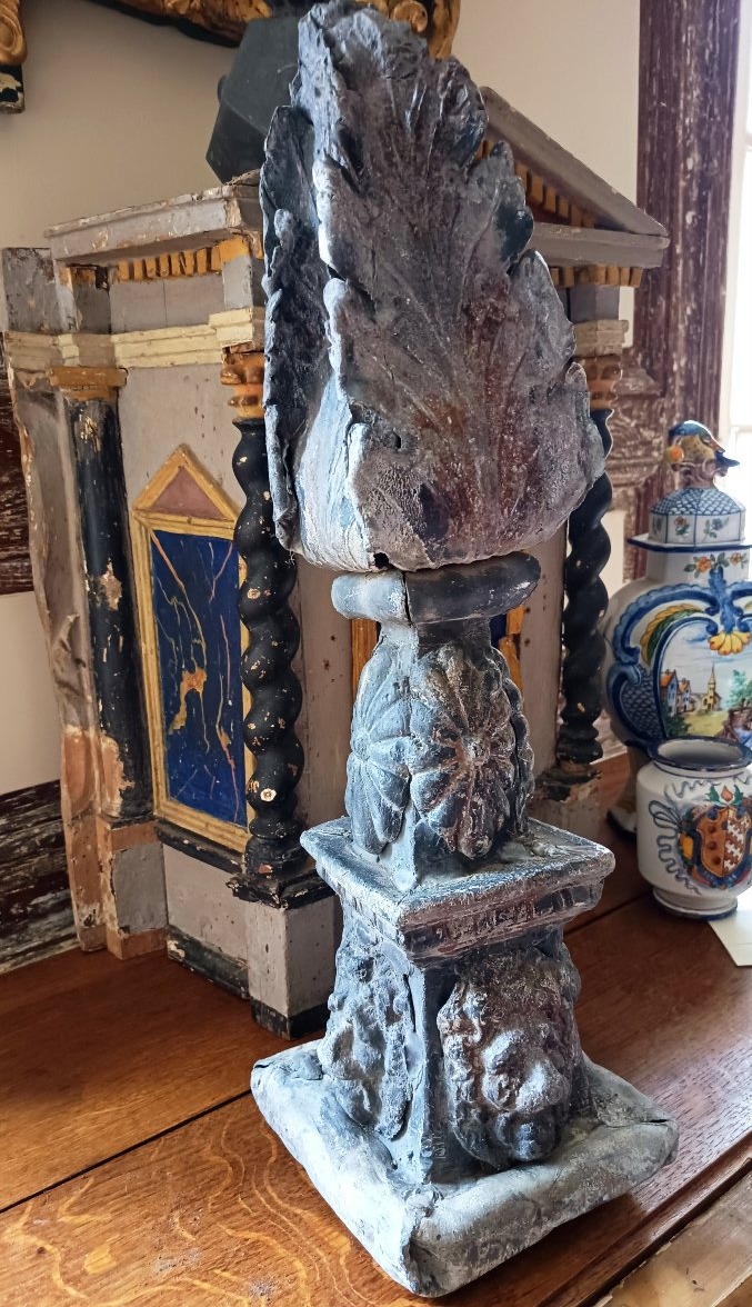 Lead Ridge Finial Decorated With Lion Heads And Acanthus Leaves, Late 16th–early 17th Century-photo-2