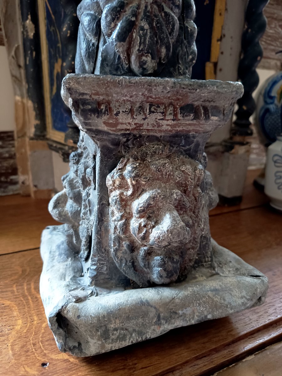 Lead Ridge Finial Decorated With Lion Heads And Acanthus Leaves, Late 16th–early 17th Century-photo-3