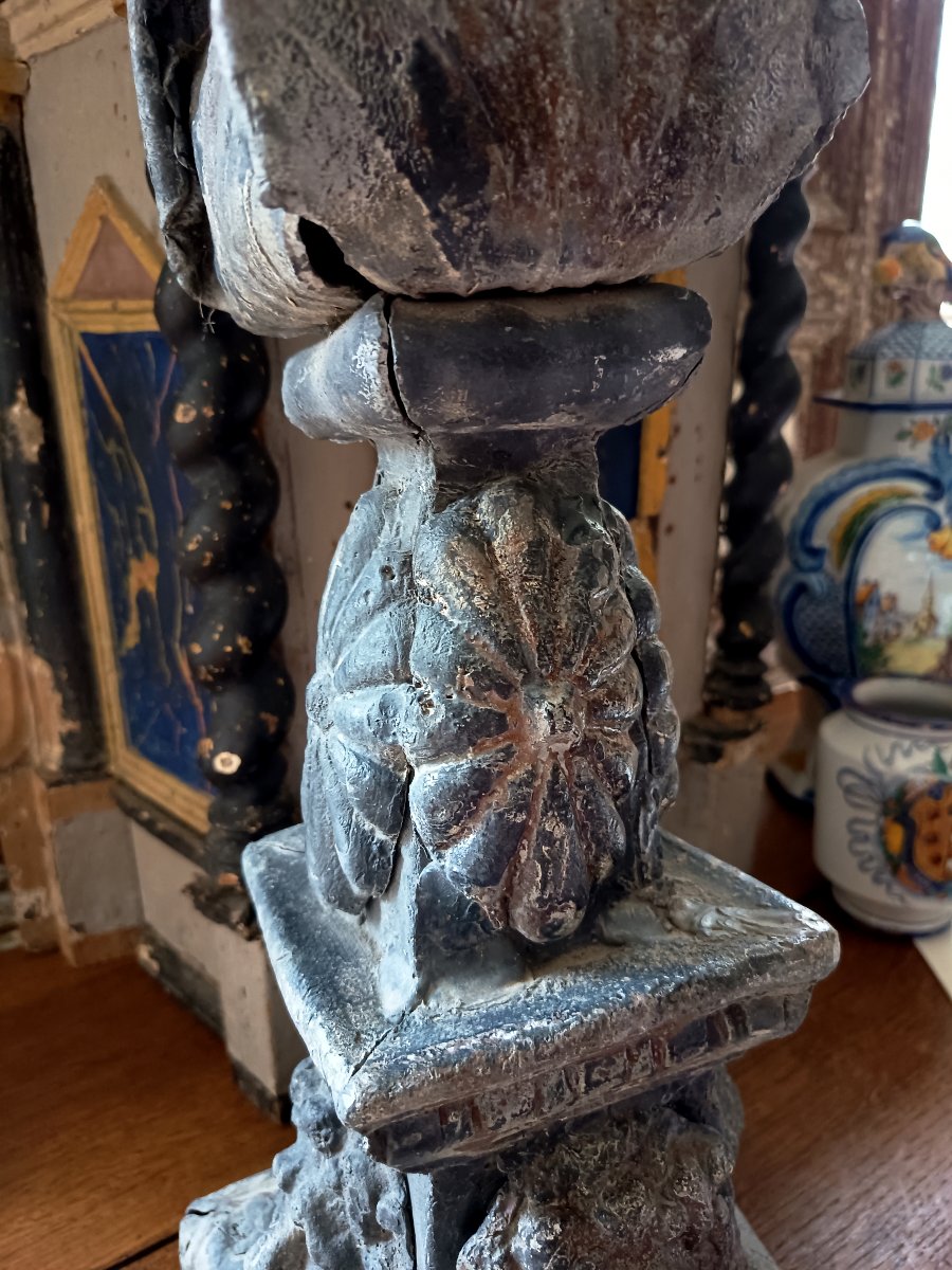 Lead Ridge Finial Decorated With Lion Heads And Acanthus Leaves, Late 16th–early 17th Century-photo-2
