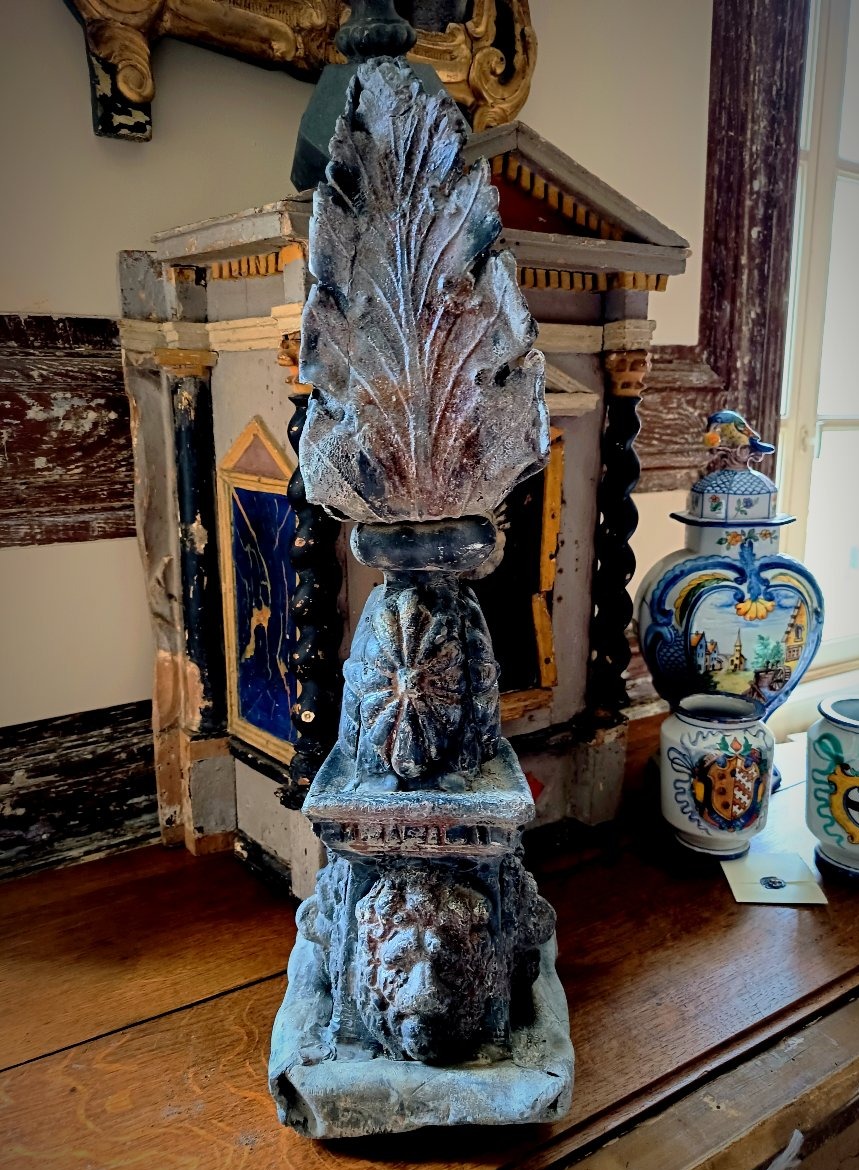 Lead Ridge Finial Decorated With Lion Heads And Acanthus Leaves, Late 16th–early 17th Century