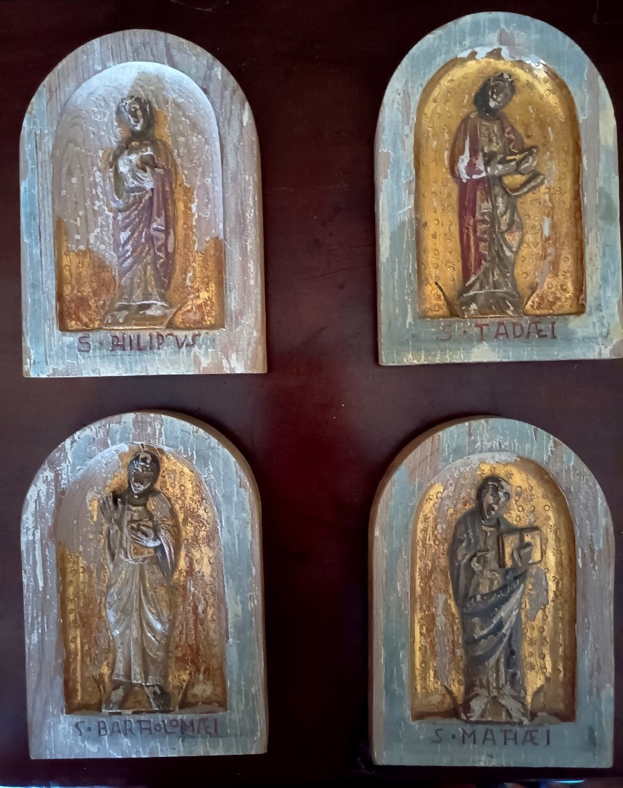 A Set Of Twelve Reliefs Of The Apostles, Carved From Wood, Polychromed, And Gilded, Late 19th–early 20th Century -photo-3