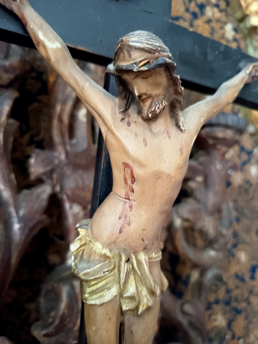 Oratory Crucifix, Polychrome Wooden Figure Of Christ On A Porcelain Base Featuring A Memento Mori—19th Century -photo-4