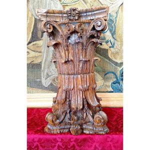 Pair Of 18th-century Corinthian Capitals Forming A Saddle