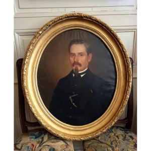 Portait ovale d'un notable XIXème siècle 