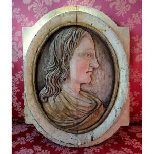 Panneau sculpté en bas-relief, profil à l'antique — Italie, début du XVIIe siècle