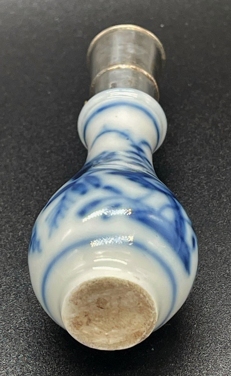 Flacon à parfum en porcelaine bleu et blanc sous couverte de Kangxi-photo-1