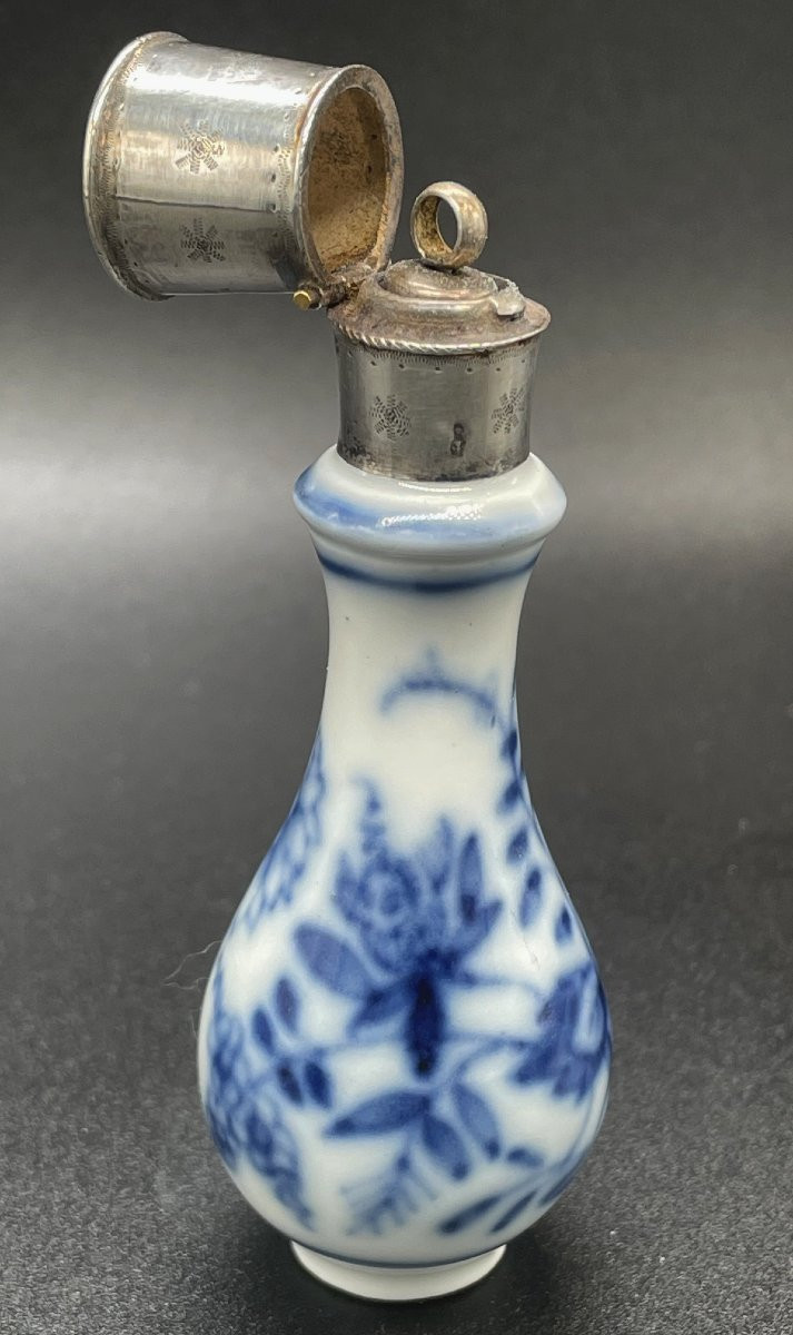 Flacon à parfum en porcelaine bleu et blanc sous couverte de Kangxi-photo-2