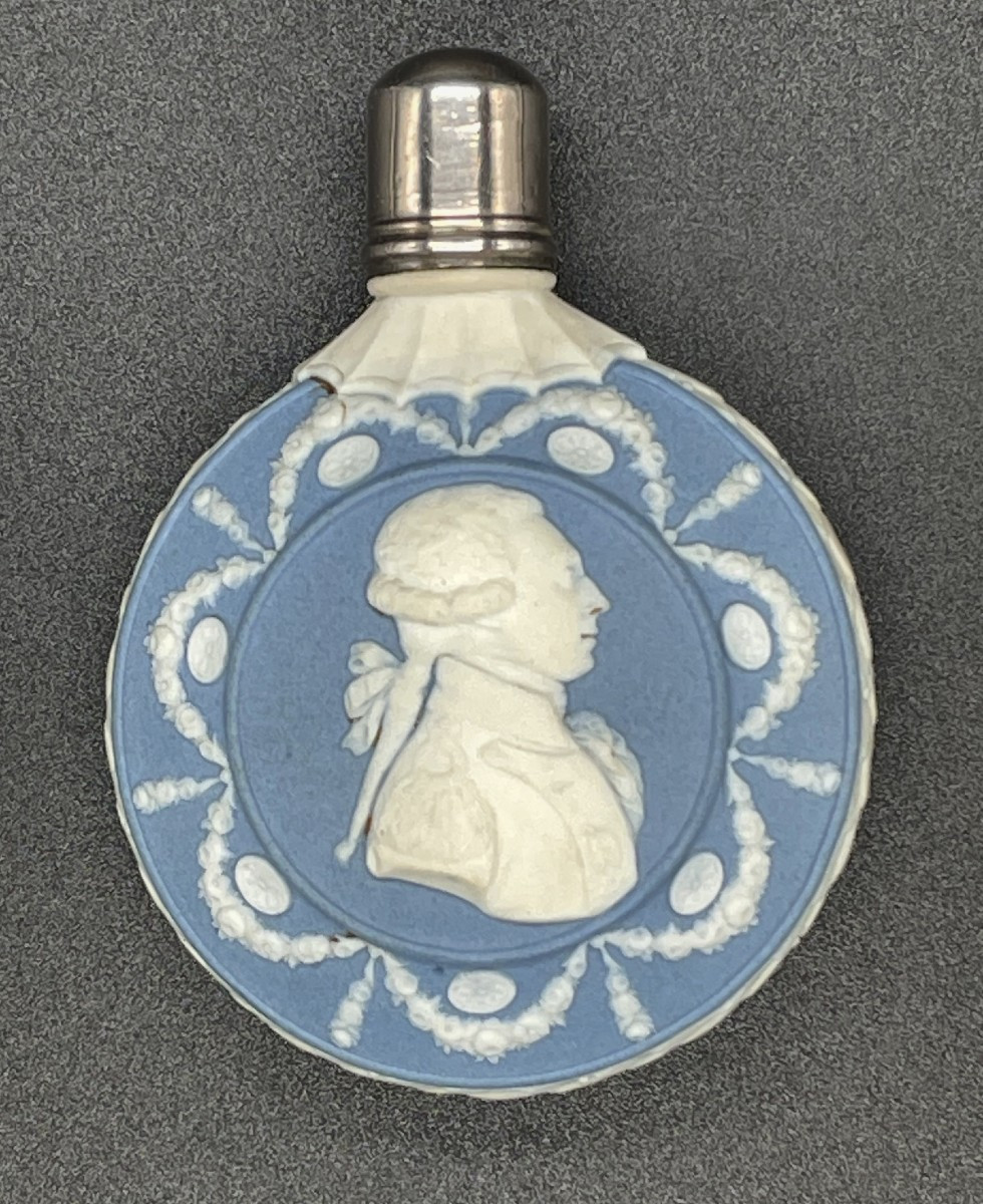 Flacon à parfum Wedgwood en jaspe à bouchon argenté