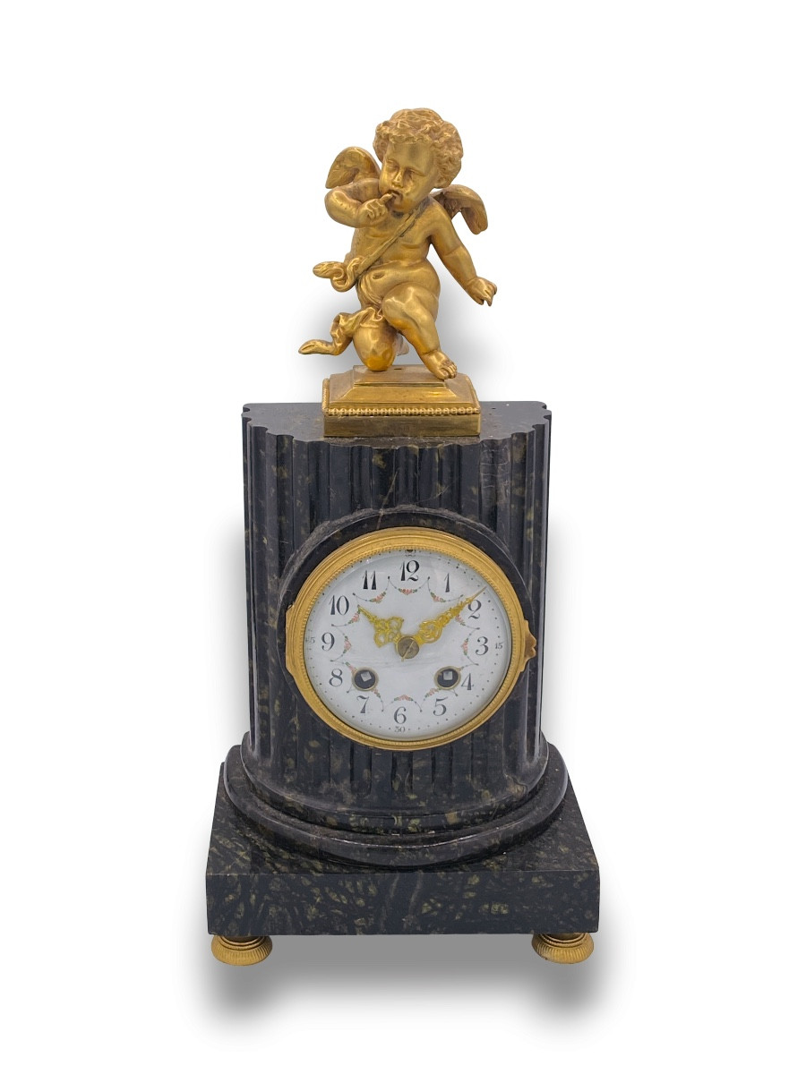 Pendule de cheminée française en marbre et bronze doré,  vendue en l’état pour réparation