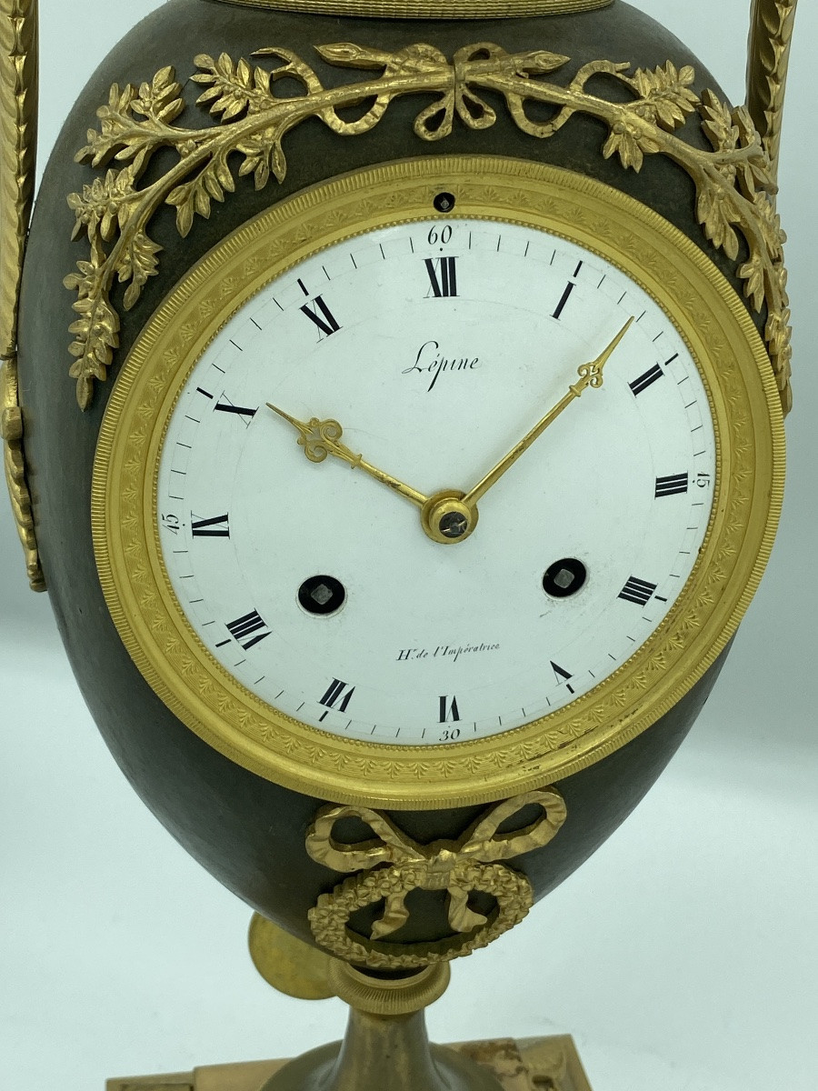 Pendule de cheminée française en bronze doré signée Lepine, vendue en l’état pour réparation-photo-2