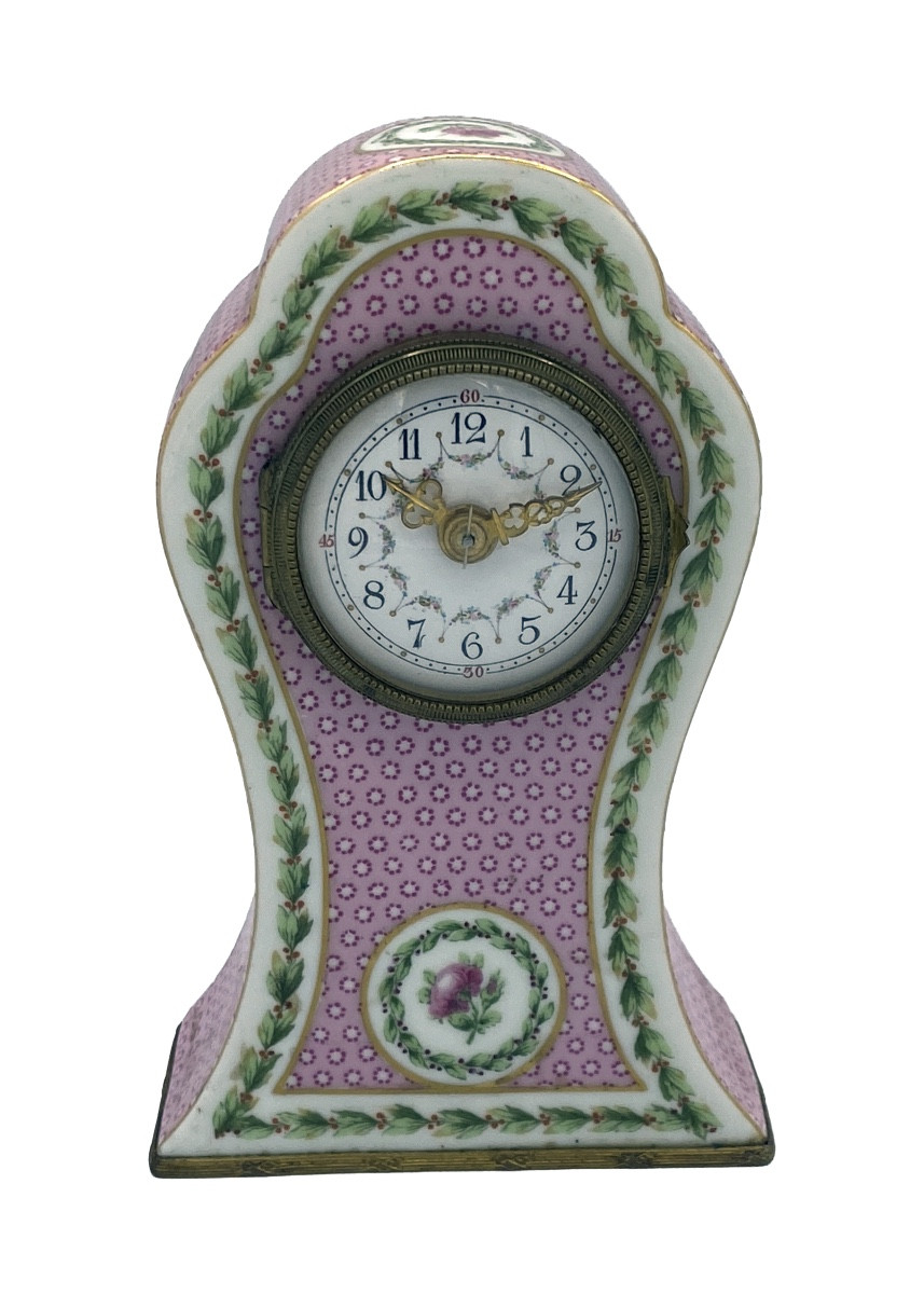 Horloge en porcelaine française Camille Naudot Paris Décor floral Remontage par clé