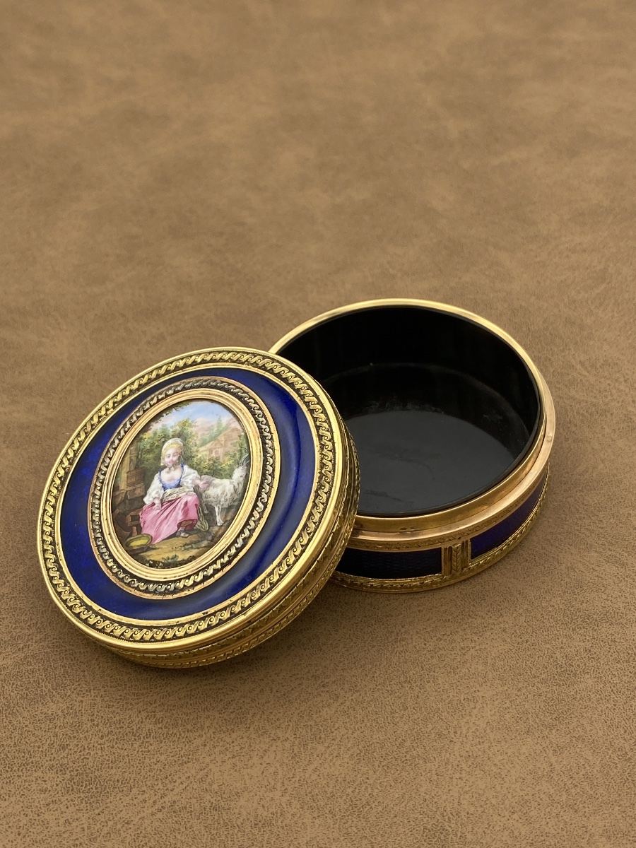 Tabatière circulaire en or, émail et miniature à scène bucolique, XVIIIe siècle-photo-3