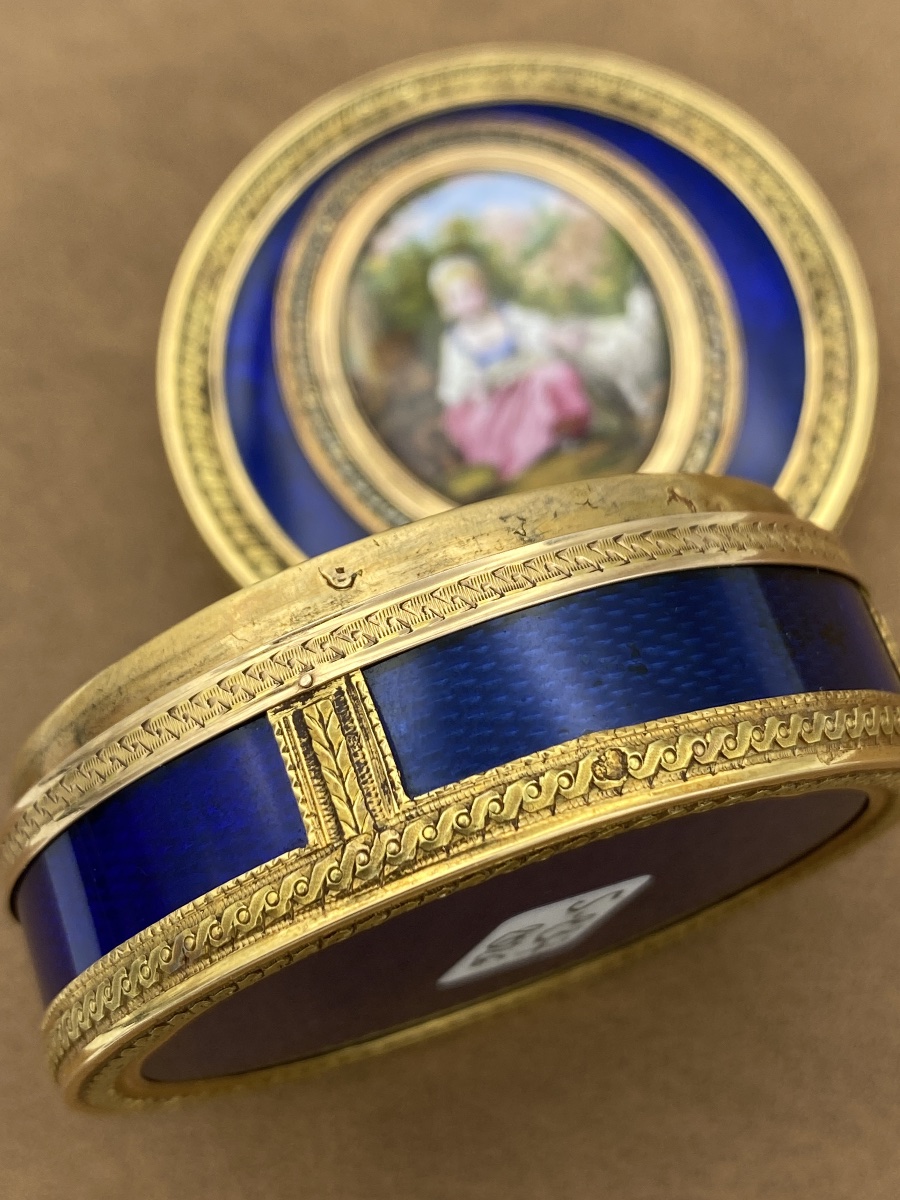 Tabatière circulaire en or, émail et miniature à scène bucolique, XVIIIe siècle-photo-4