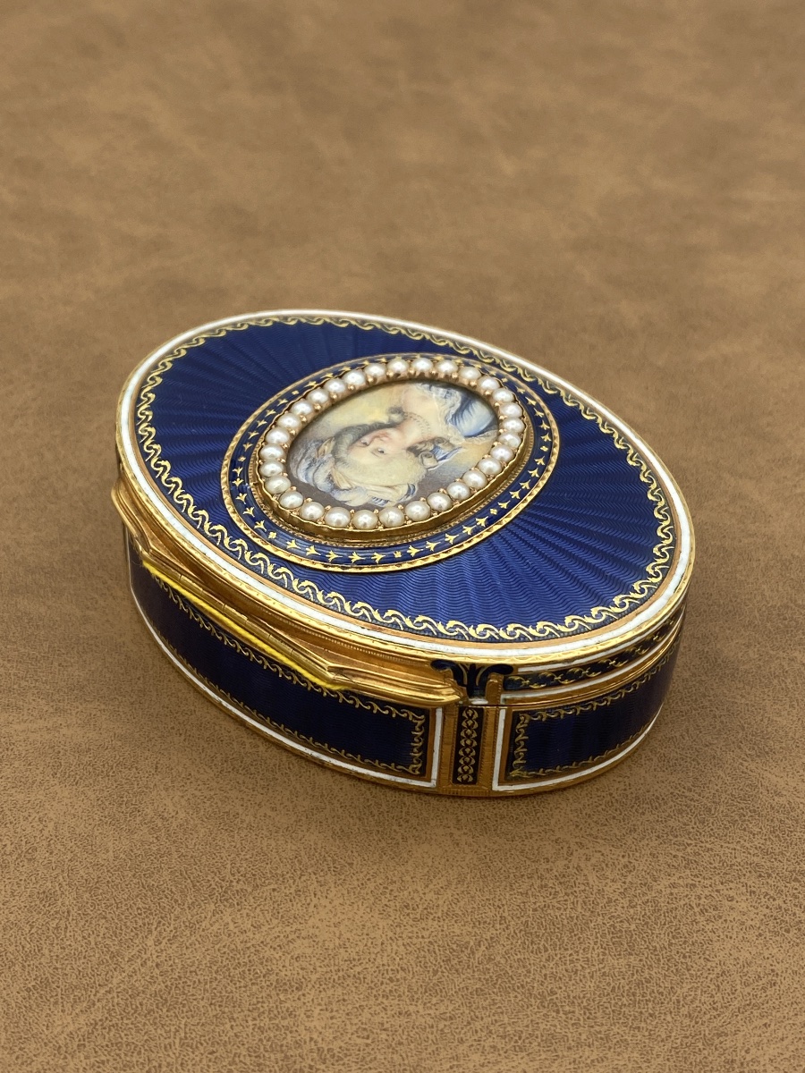 Oval Gold And Enamel Snuff Box With Miniature Of Marie Antoinette, 1700–1800-photo-4