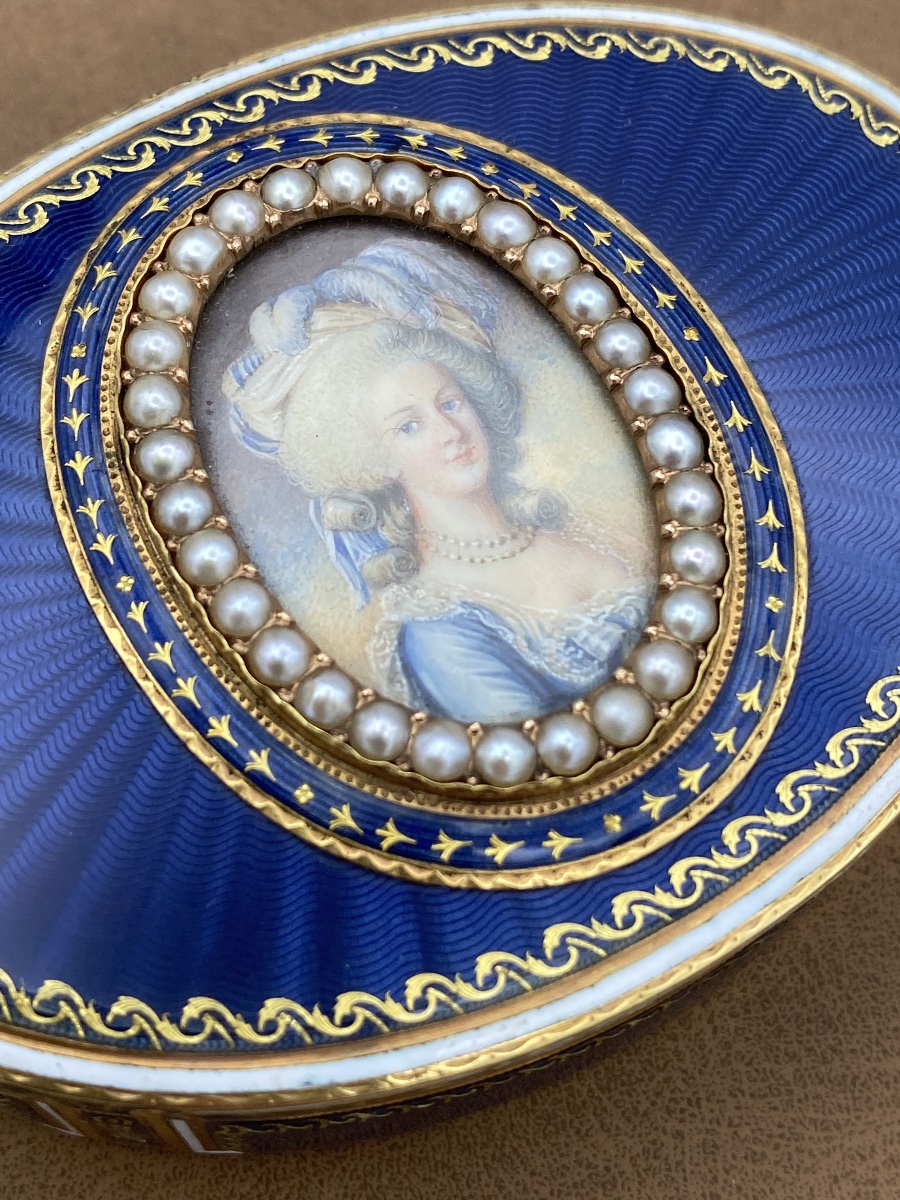 Oval Gold And Enamel Snuff Box With Miniature Of Marie Antoinette, 1700–1800-photo-2
