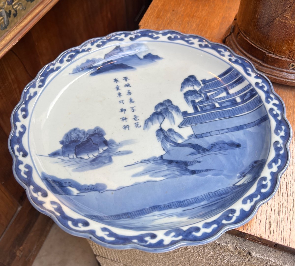 Japon, Grand Plat Bleu Blanc En Porcelaine De Arita, Début Du 19ème Siècle.-photo-2