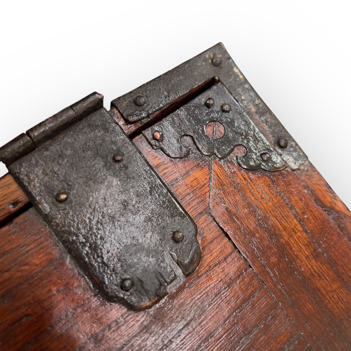 Coffre de marine japonais funadansu en cèdre, Japon,époque Edo, première moitié du XIXe siècle -photo-2