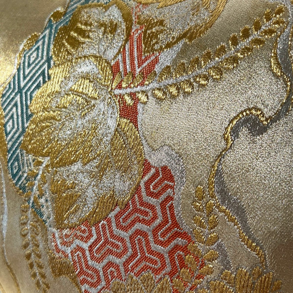 Japon, Coussin exclusif Sinapango Interiors en tissage Nishijin vintage.-photo-3