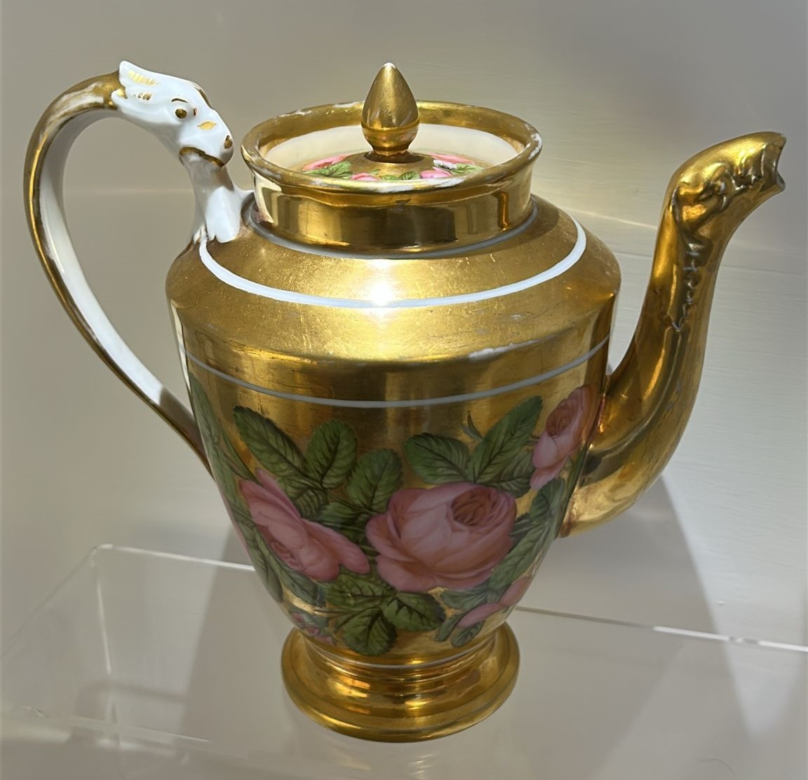 Locré Manufactory - Pouyat And Russinger - Pouring Teapot With Gold Base And Bouquet Of Roses.