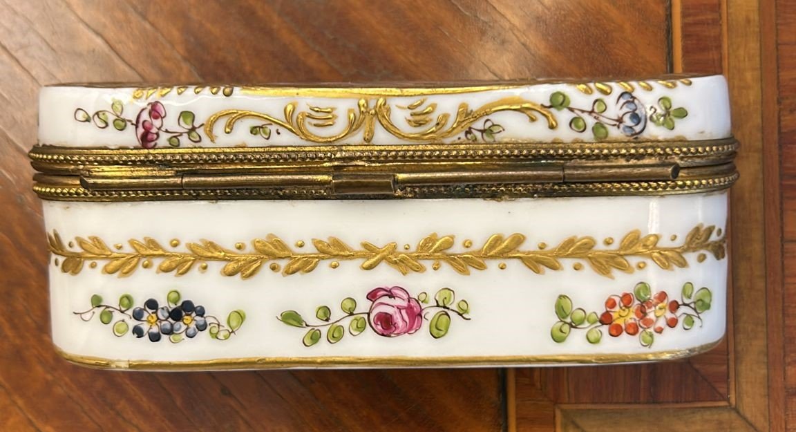 Samson Porcelain Tobacco Box-photo-2