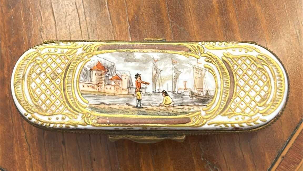 Samson Porcelain Tobacco Box