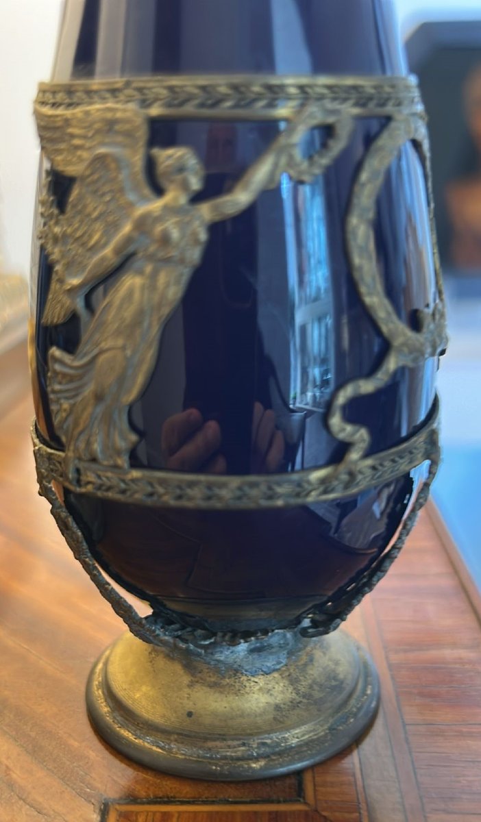 Paire de vases en porcelaine de Sèvres-photo-2