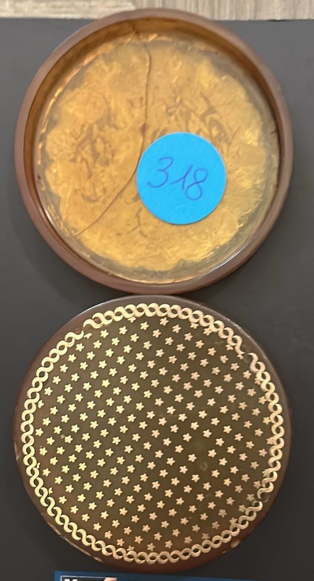 A Round Snuffbox Or Box From The Late 18th Century.-photo-2