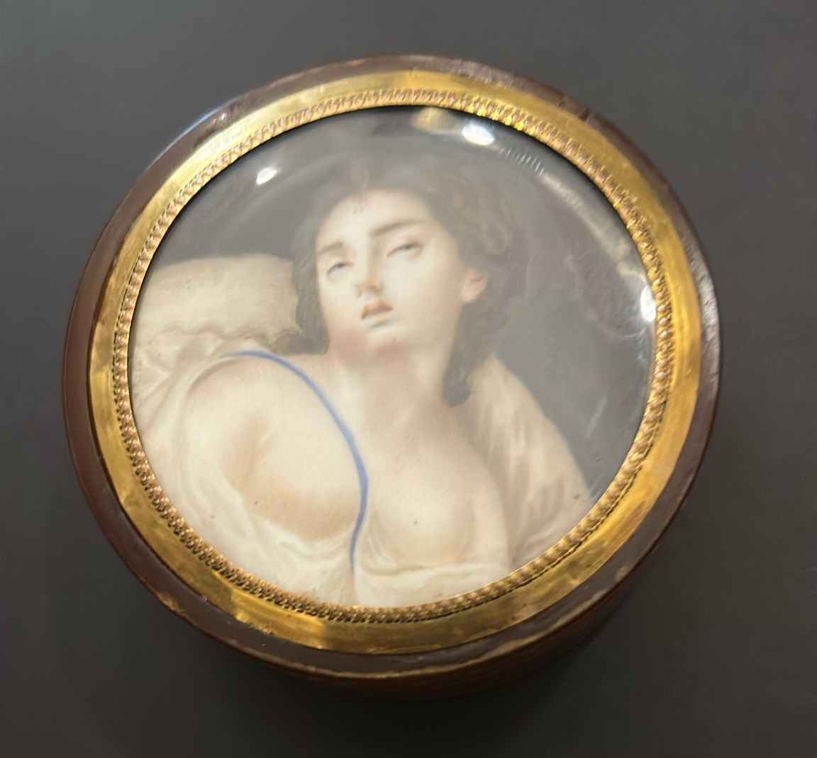 A Round Snuffbox Or Box From The Late 18th Century.
