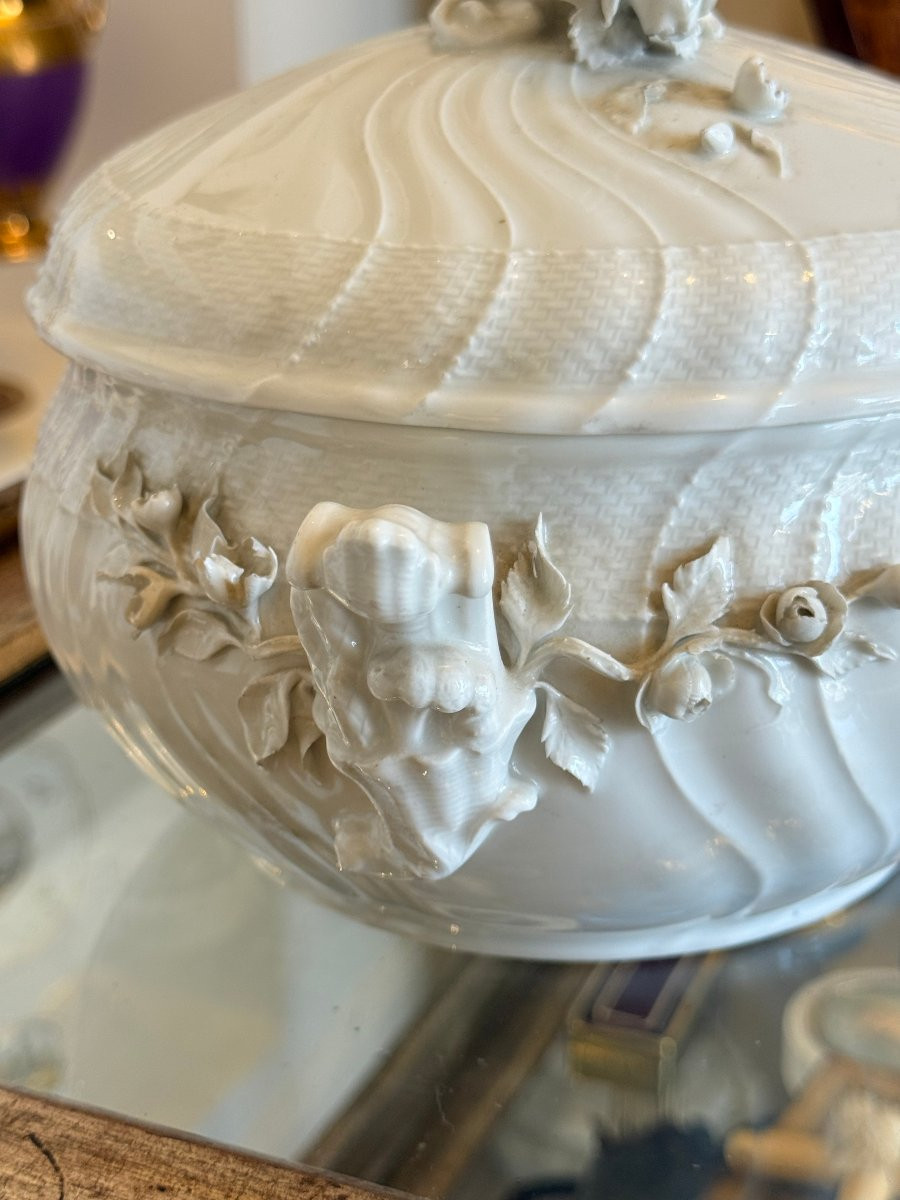 Soupière en porcelaine de Berlin du XIXe siècle-photo-4