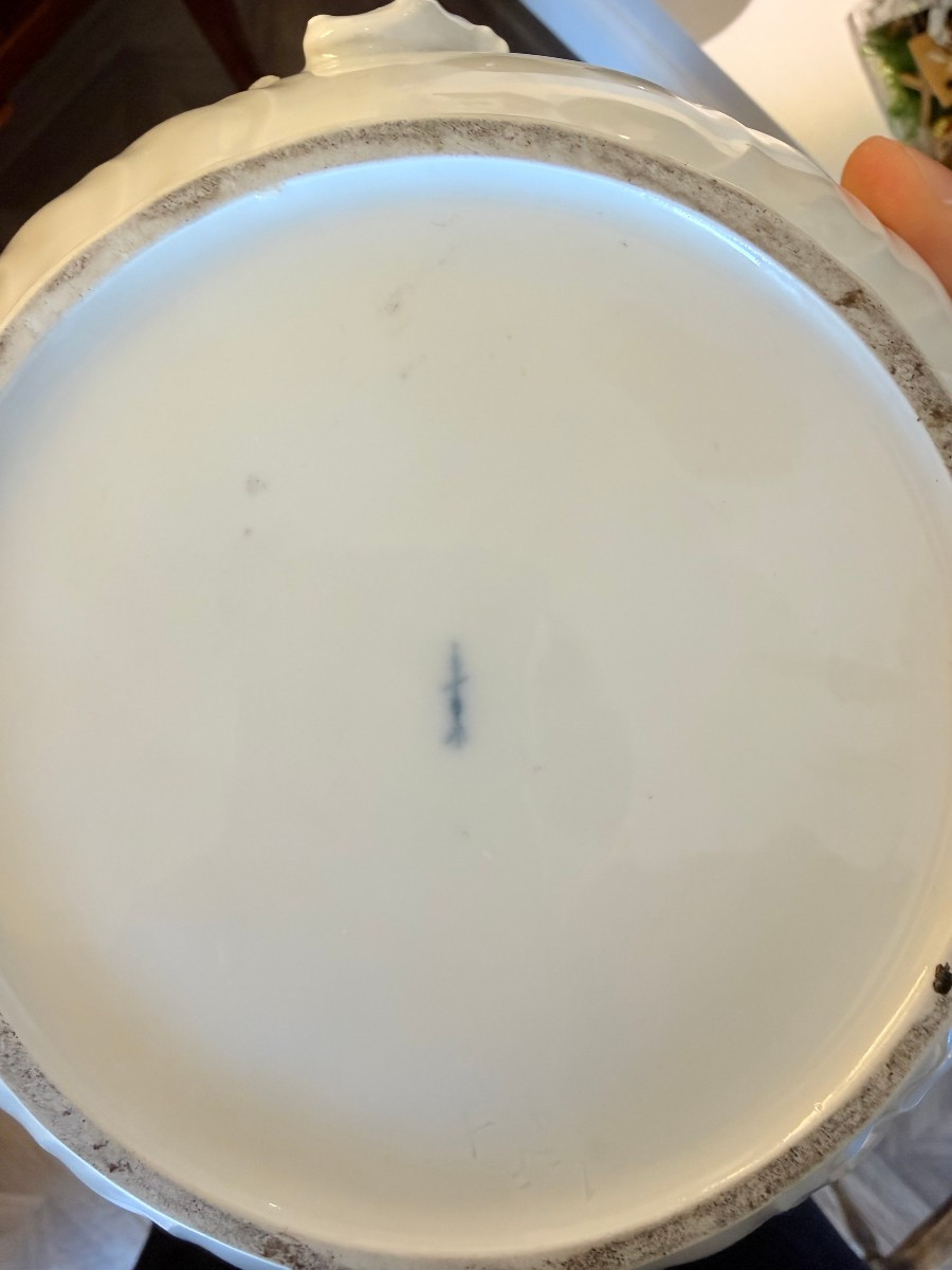 Soupière en porcelaine de Berlin du XIXe siècle-photo-1