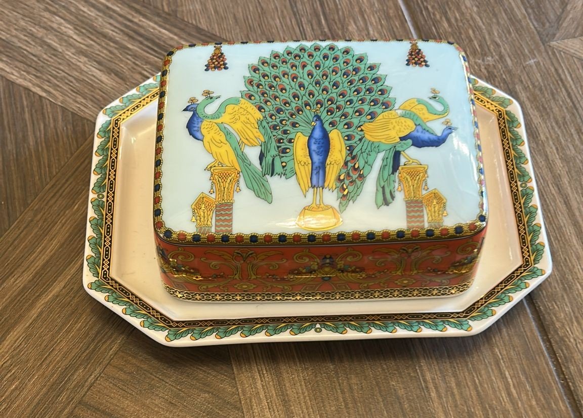 Beurrier en porcelaine avec couvercle, issu de la collection « Le Voyage de Marco Polo ».-photo-4