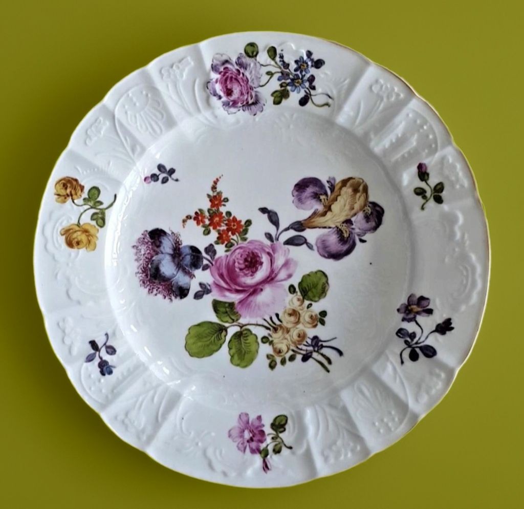 Porcelain Pie Made By Samson Secolo XIX. 