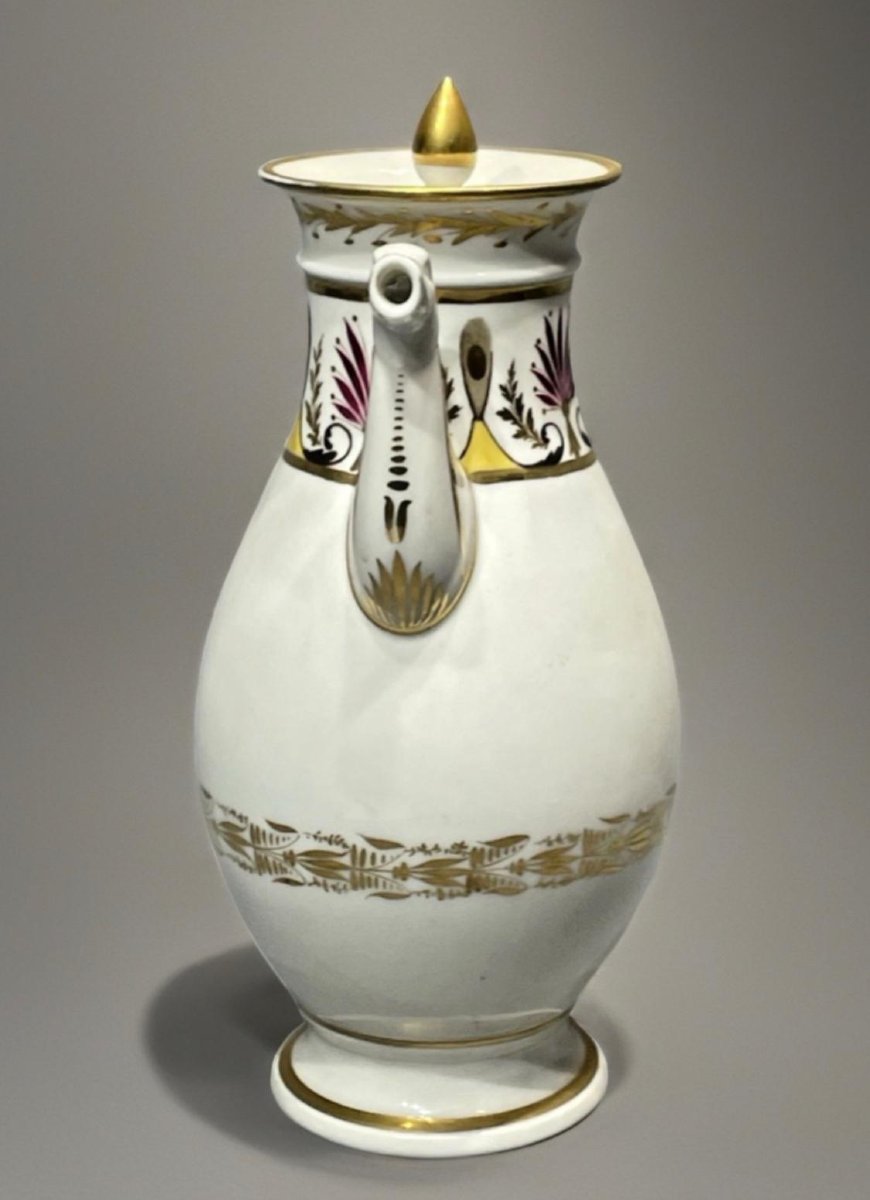 Cafetière d'époque Empire en porcelaine fine. -photo-3