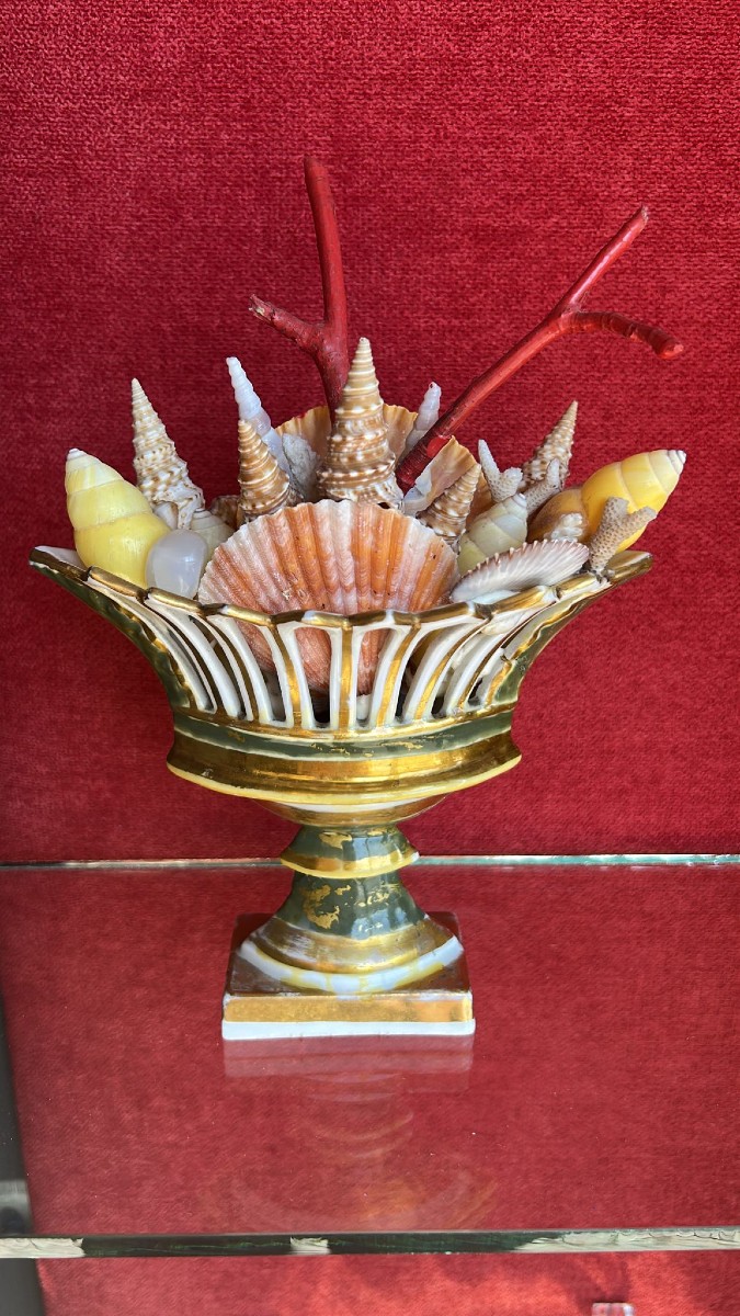 Empire Basket Decorated With Shells. 