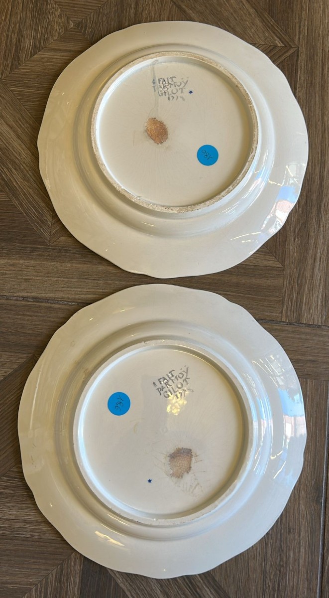 Pair Of 18th-century Marseille Gilot Faience Plates. -photo-1