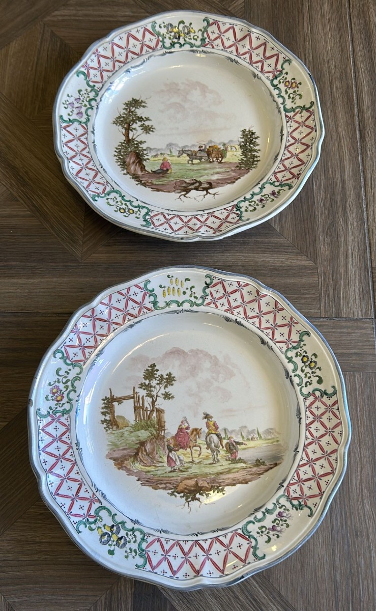 Pair Of 18th-century Marseille Gilot Faience Plates. 