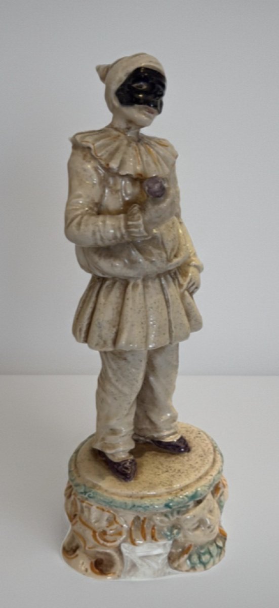 A Pair Of Commedia Dell’arte Figurines In Cozzi Venice Majolica, 18th Century.-photo-3