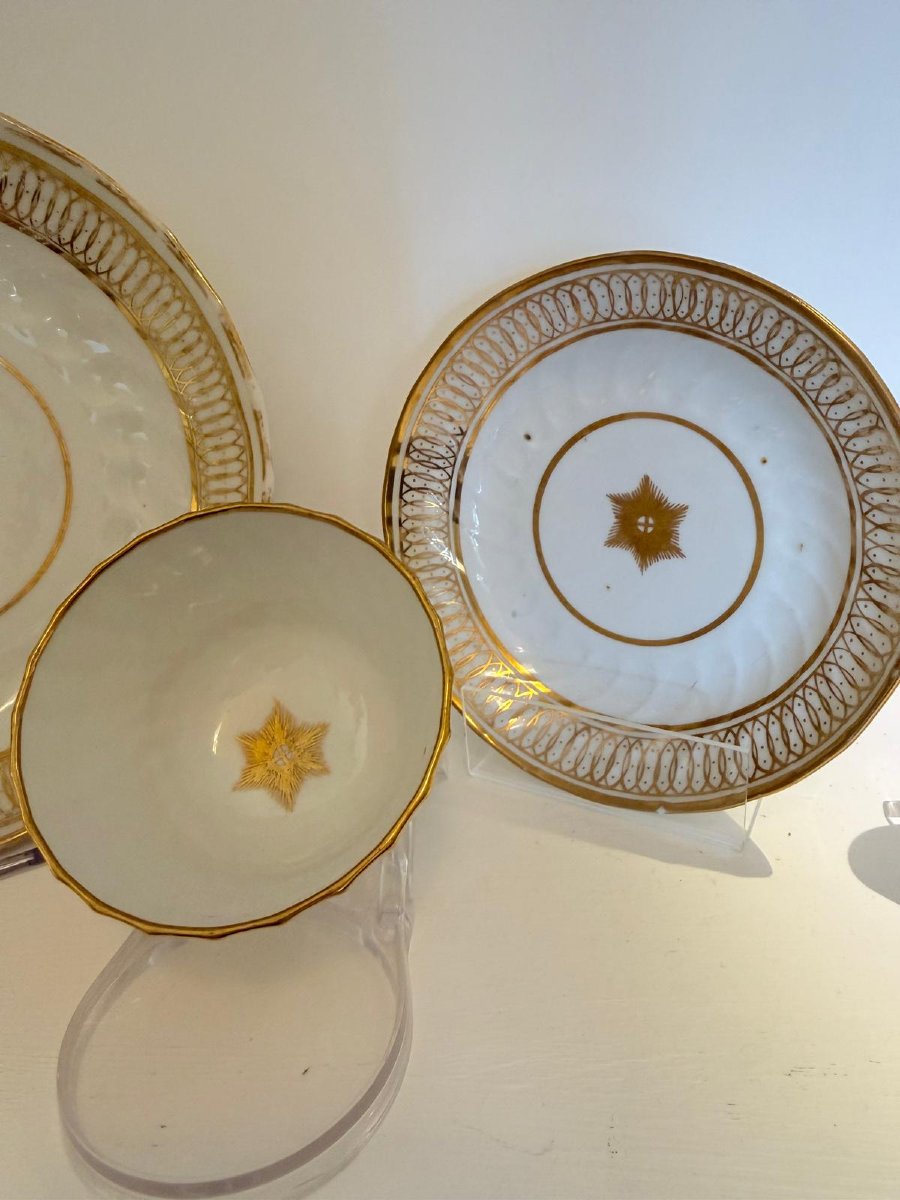 Set Of Two Cups With Saucers And Dessert Plates, Made In Worcester, 18th Century.-photo-2