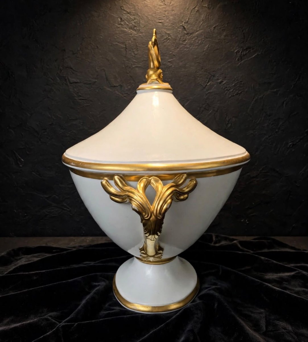 Paris Porcelain Bowl - Locré Manufactory - Empire Period, 1810–1820. -photo-4