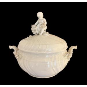 Soupière en porcelaine de Berlin du XIXe siècle