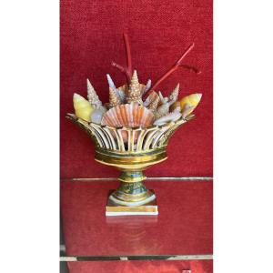Corbeille Empire orné de coquillages.