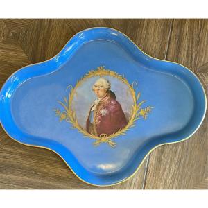 Four-lobed Tray With A Portrait Of Louis XVI, Made At The Sèvres Porcelain Manufactory In The 18th Century.