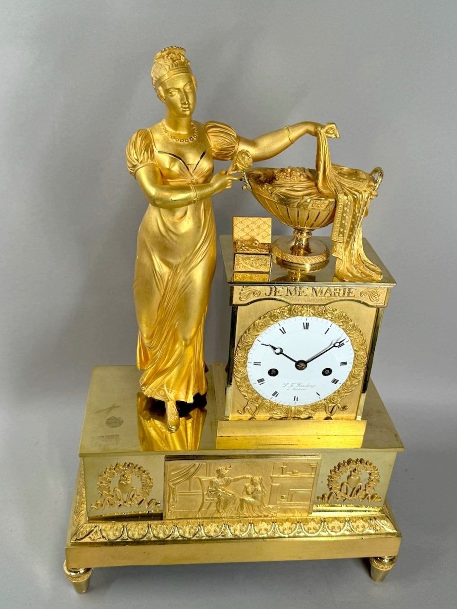 Charming Gilt Bronze Clock From The French Empire Period: A Royal Watch From The 19th Century