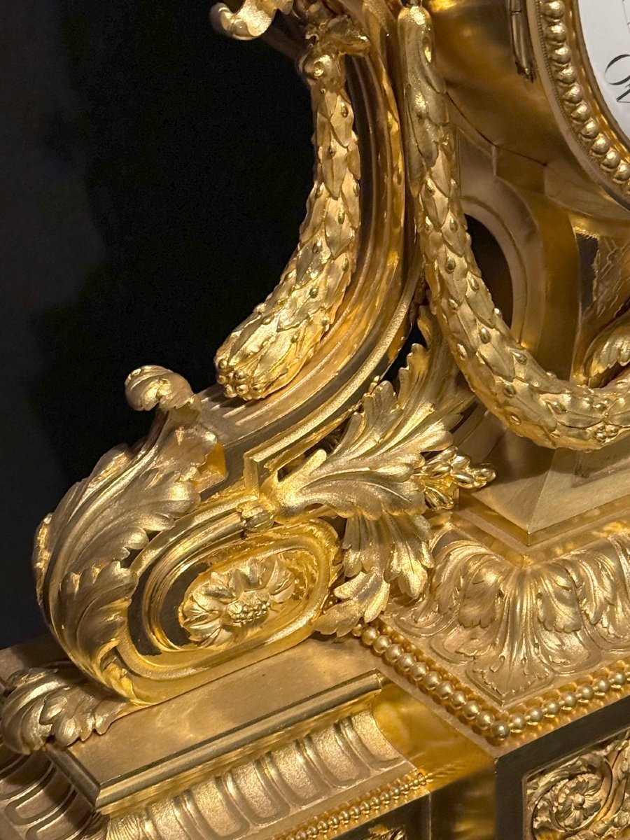 Beautiful  Napoleon III Clock In 19th Century Gilt Bronze: A Masterpiece Of Elegance-photo-1