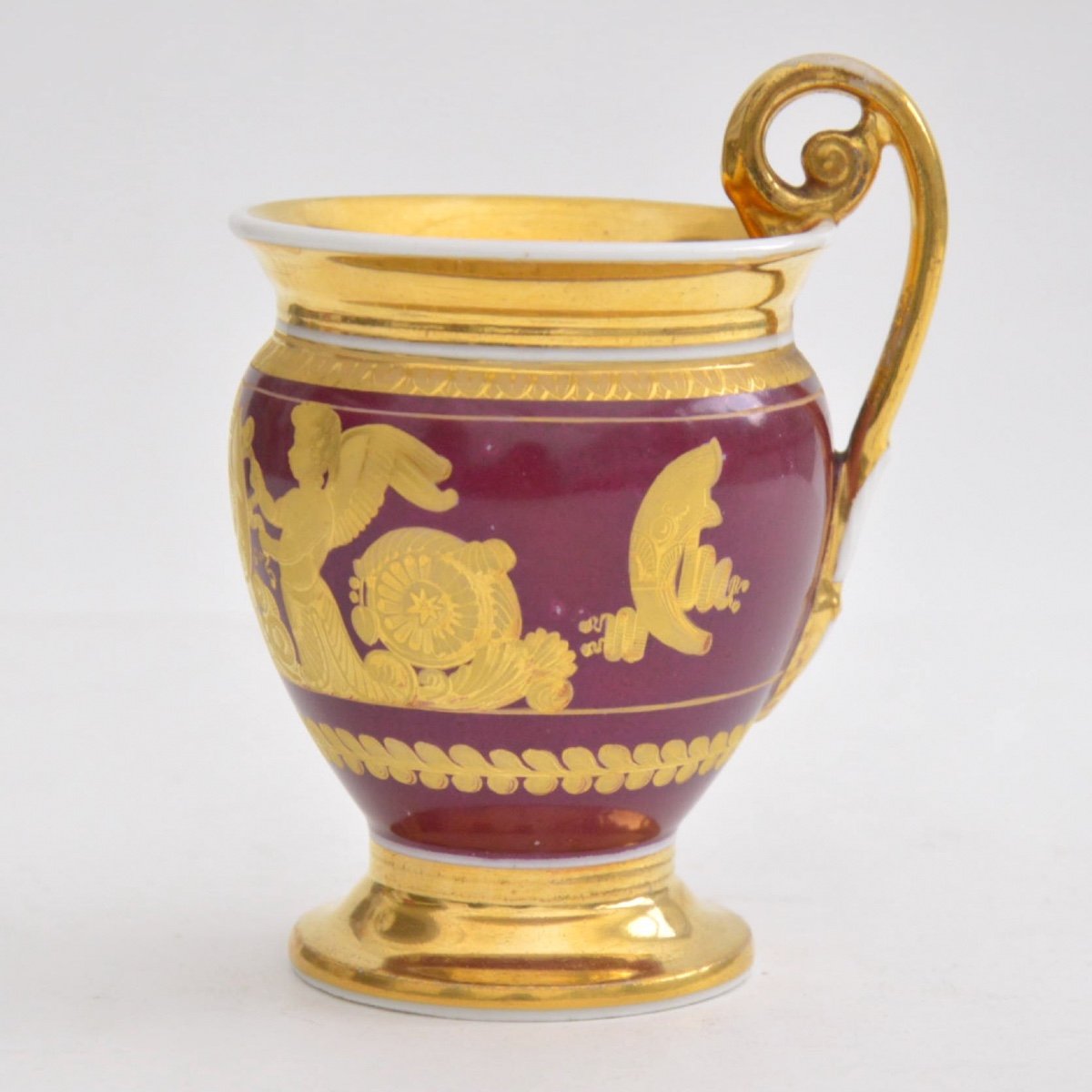 Empire Cup And Saucer In Empire Porcelain With Golden Decor Cherubs, Swans, Circa 1820-photo-2