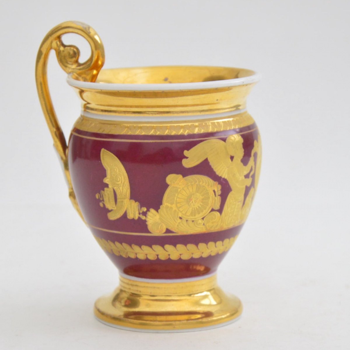 Empire Cup And Saucer In Empire Porcelain With Golden Decor Cherubs, Swans, Circa 1820-photo-4